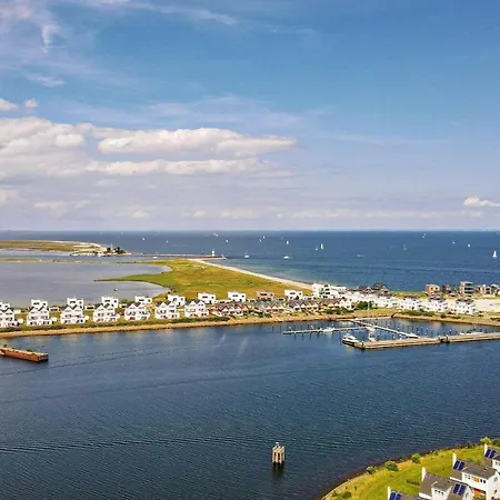 Ferienhaus-am-meer-by-seeblick-ferien-oro-direkte-wasserlage-sauna-kamin Olpenitz