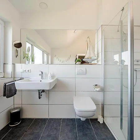 Ferienhaus-am-meer-by-seeblick-ferien-oro-direkte-wasserlage-sauna-kamin Nyaraló