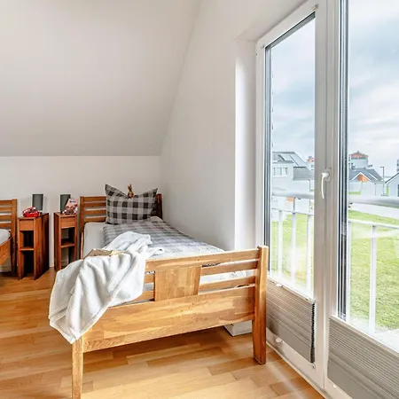 Ferienhaus-am-meer-by-seeblick-ferien-oro-direkte-wasserlage-sauna-kamin 別荘 オルペニッツ