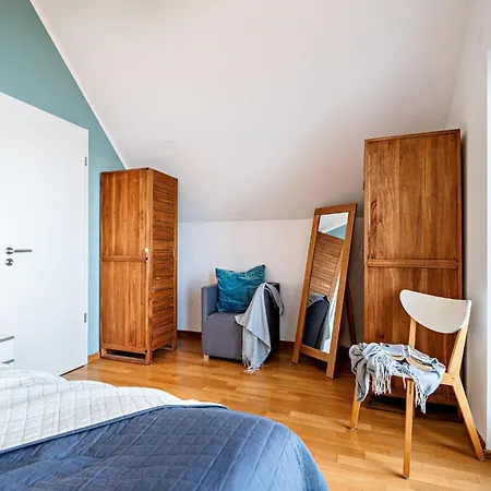 Ferienhaus-am-meer-by-seeblick-ferien-oro-direkte-wasserlage-sauna-kamin 別荘 *