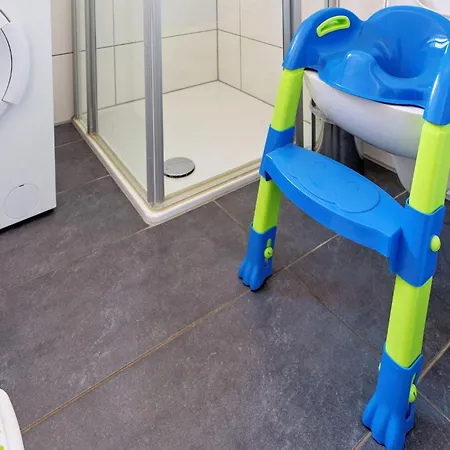 Ferienhaus-am-meer-by-seeblick-ferien-oro-direkte-wasserlage-sauna-kamin * Olpenitz